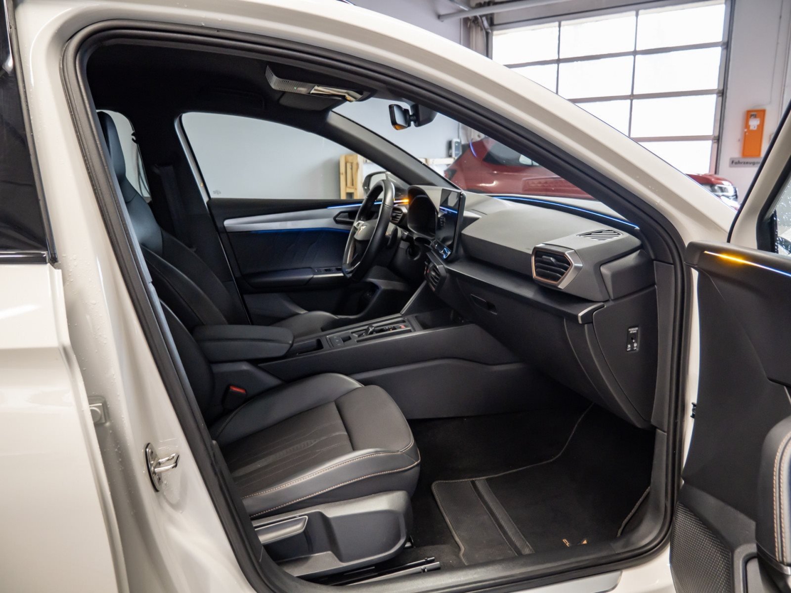 Leon Sportstourer e-HYBRID TSI DSG+ALU 18+RÜCKFAHRKAMERA+DCC+NAVI+LED+STAUASSITENT+FULL LI